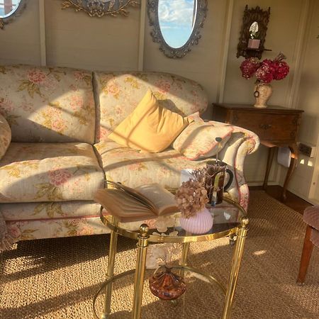 The Pink Cottage Upstairs Suite & Garden Summer Room Whitehead Exterior foto