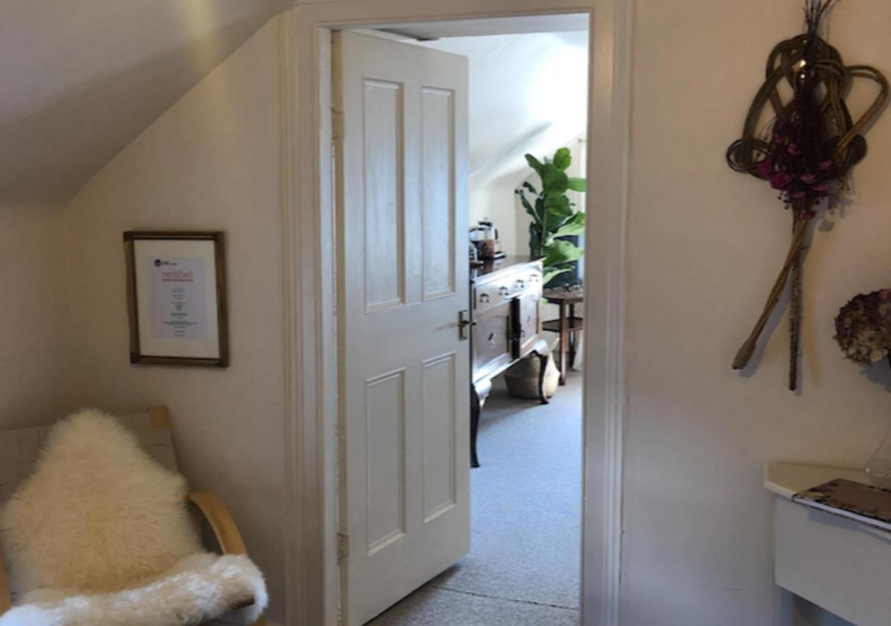 The Pink Cottage Upstairs Suite & Garden Summer Room Whitehead Exterior foto