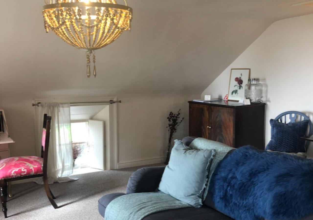 The Pink Cottage Upstairs Suite & Garden Summer Room Whitehead Exterior foto