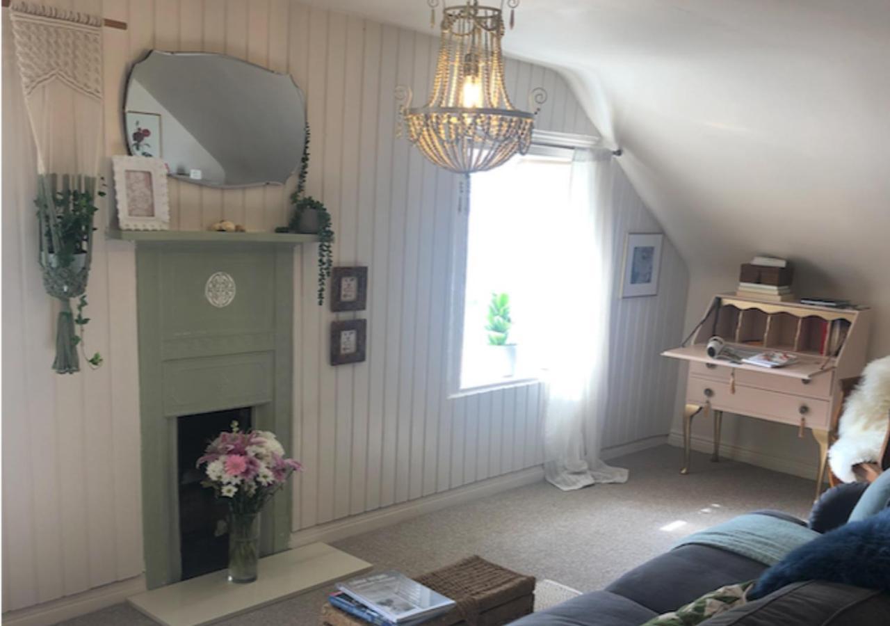 The Pink Cottage Upstairs Suite & Garden Summer Room Whitehead Exterior foto
