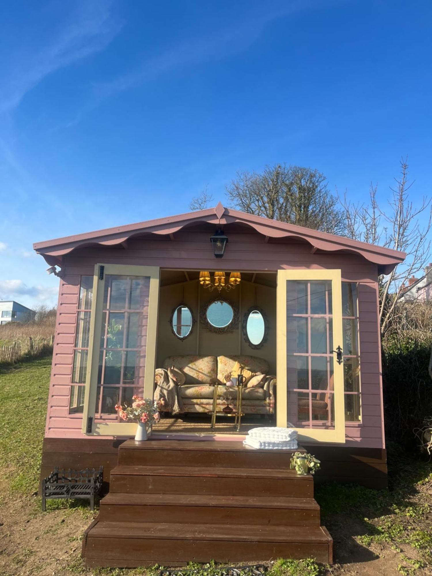 The Pink Cottage Upstairs Suite & Garden Summer Room Whitehead Exterior foto